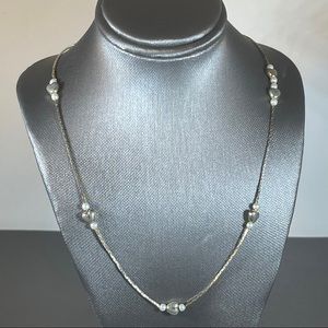 Silver Tone Vintage Style Simple elegant Necklace